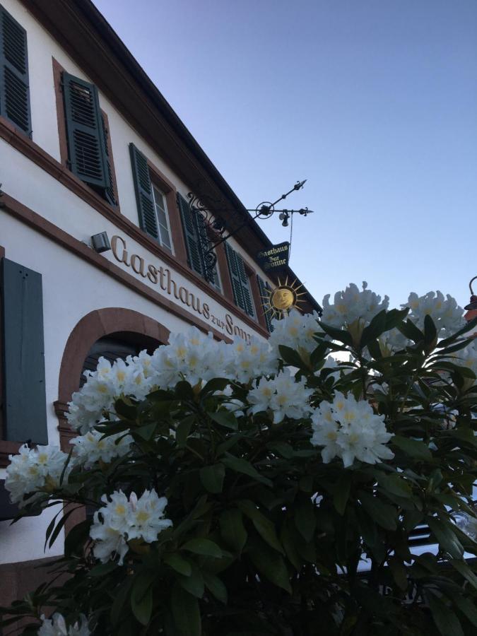 Gasthaus Zur Sonne Rhodt unter Rietburg Exterior foto